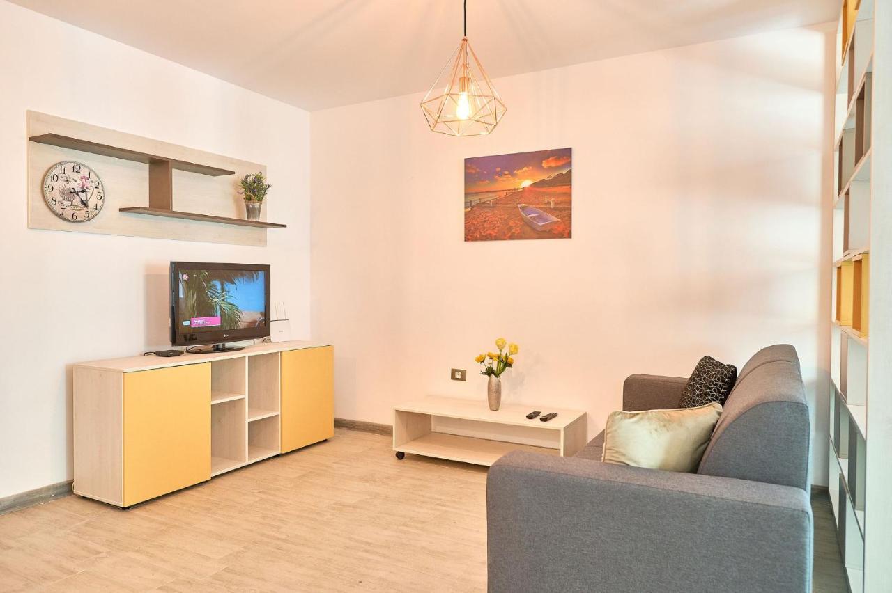 Orange Summer Apartment Spa Pools Beach Resort Mamaia Eksteriør bilde