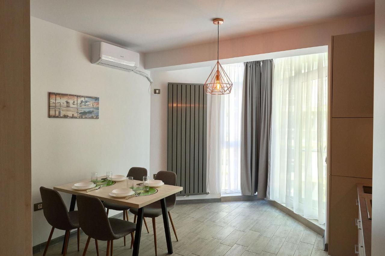 Orange Summer Apartment Spa Pools Beach Resort Mamaia Eksteriør bilde